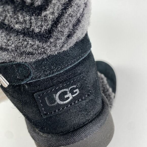 UGG Adria Short Ankle Boots Black Suede Women Size 6 Pre-Owned - Picture 10 of 15